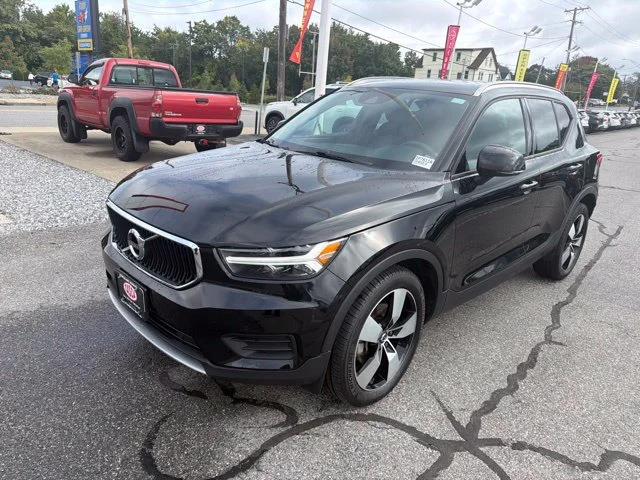2020 Volvo XC40 Momentum