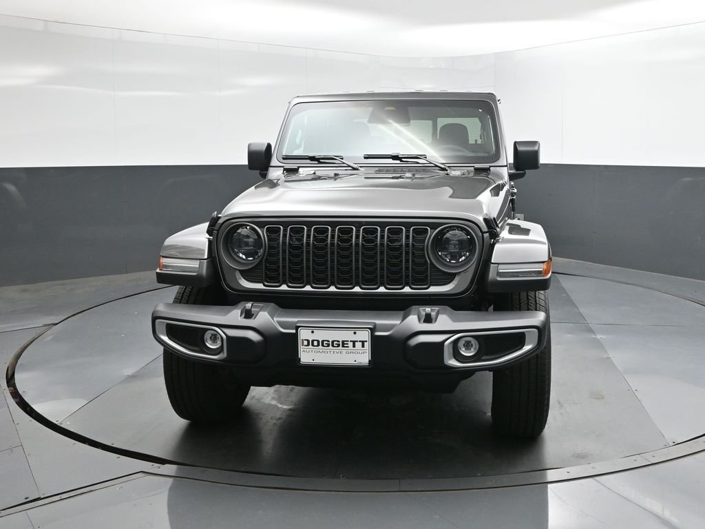 New 2026 Granite Crystal Metallic Clearcoat Jeep Sahara image 22