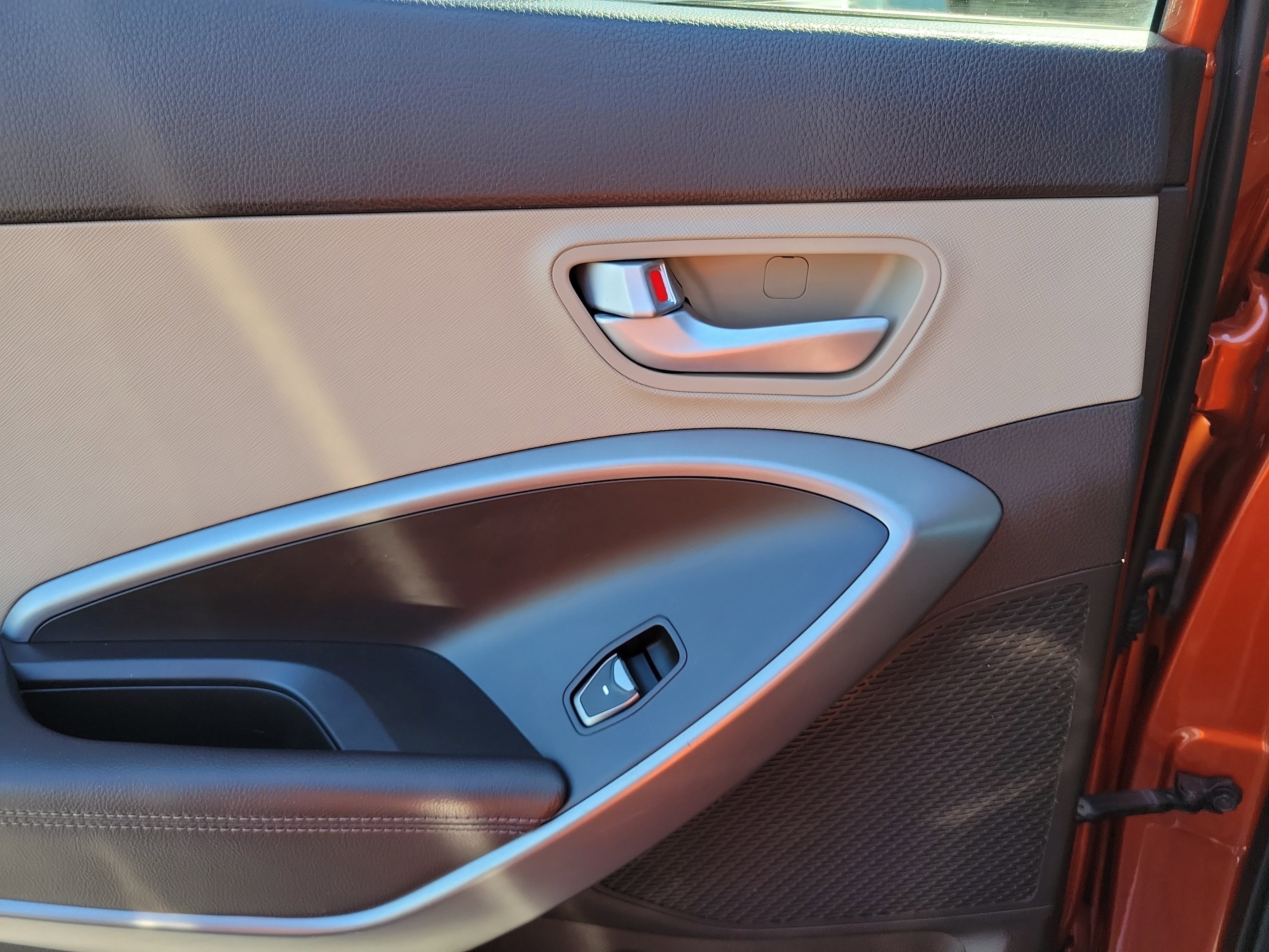 Used 2015 Canyon Copper Hyundai Base image 12
