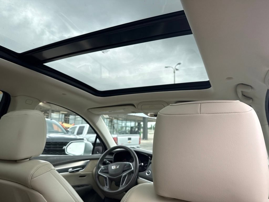 Used 2017 Radiant Silver Metallic Cadillac Luxury image 20