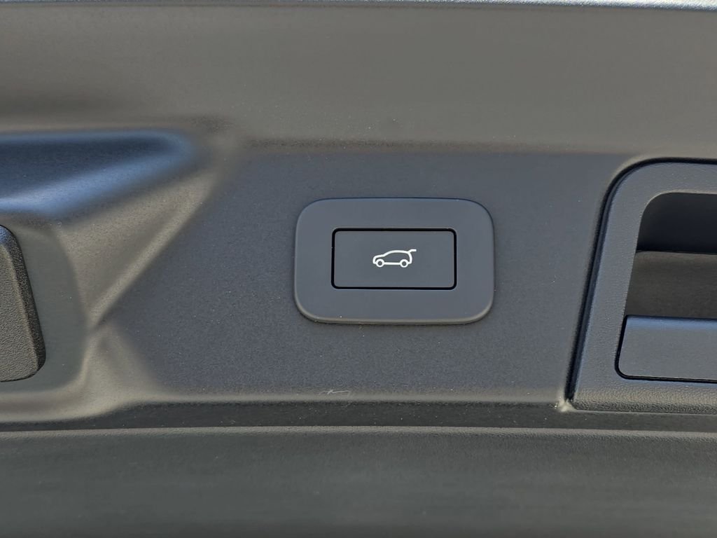New 2026 Carpathian Grey Land Rover S image 13