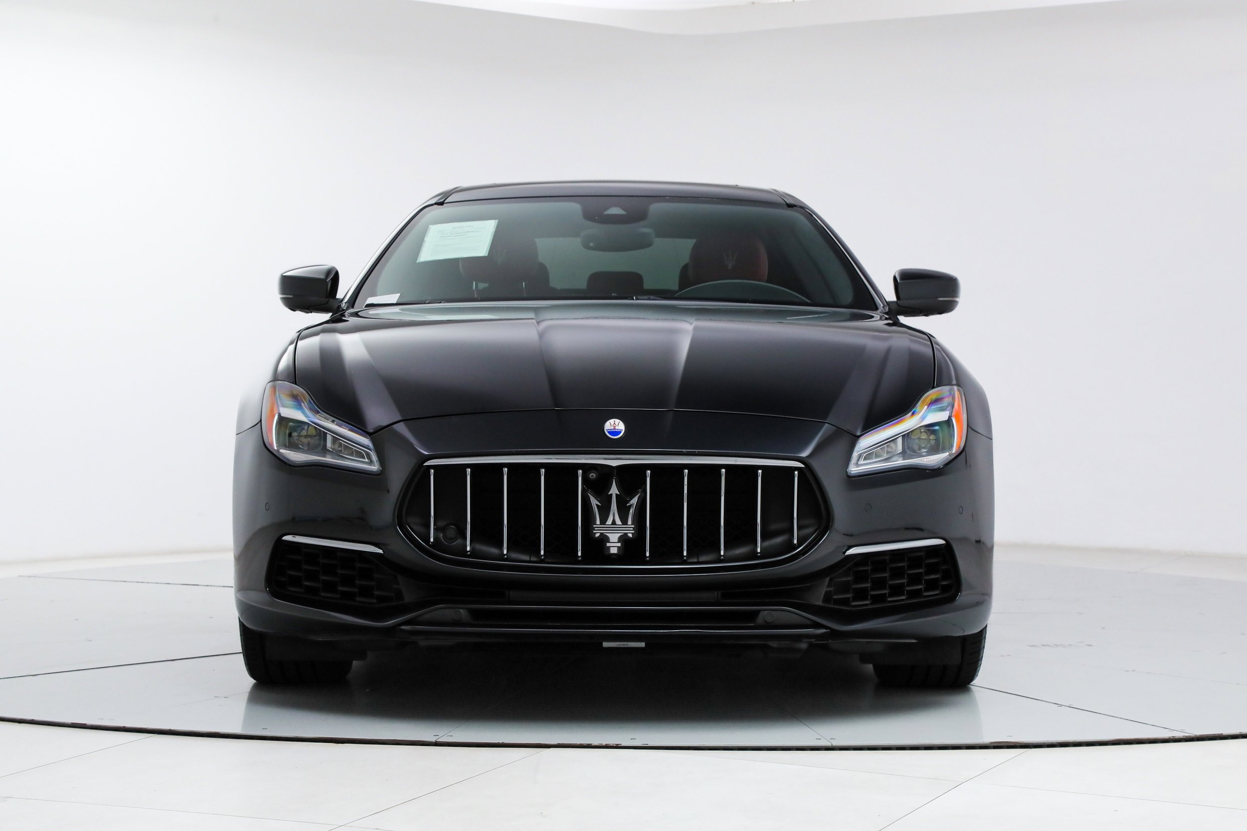 Used 2018 Black Maserati S Q4 GranLusso image 8