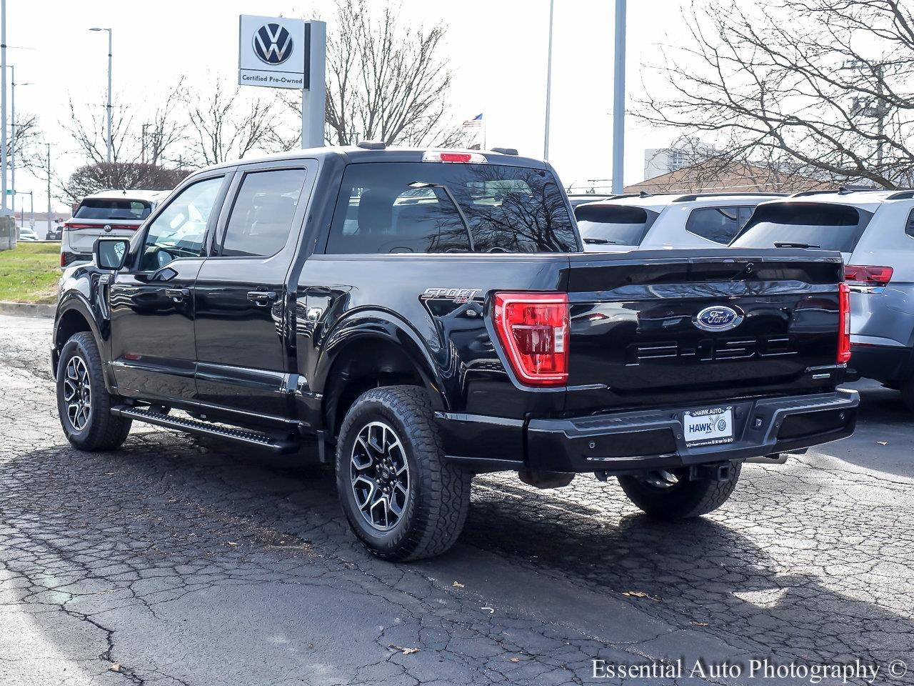 Used 2023 Agate Black Metallic Ford XLT image 5