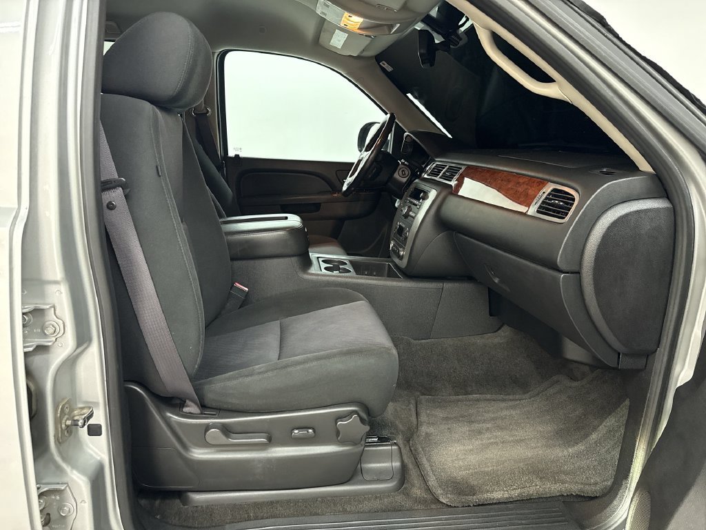 Used 2011 Pure Silver Metallic GMC SLE image 18
