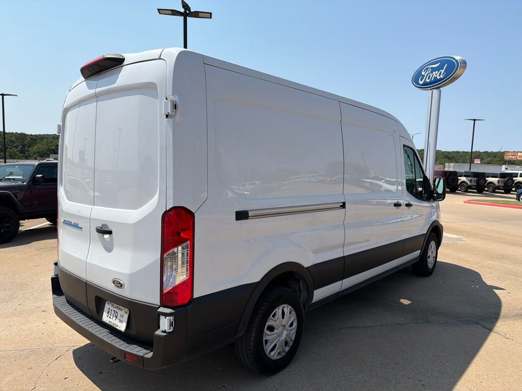 Used 2023 Oxford White Ford Base image 2