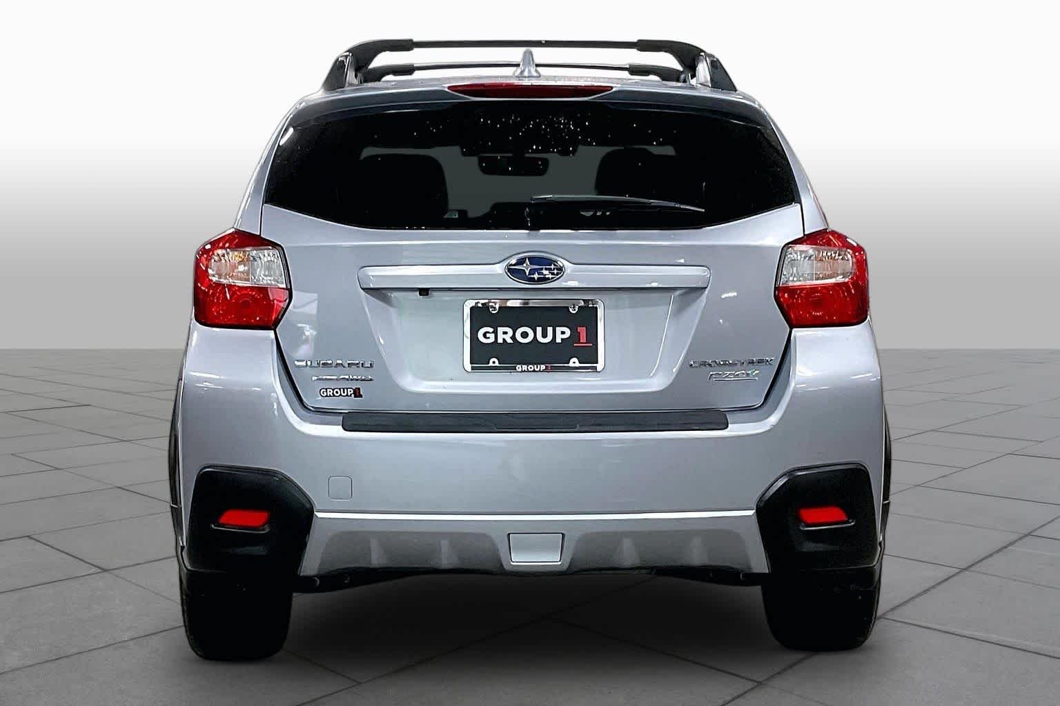 Used 2017 Ice Silver Metallic Subaru Limited image 5