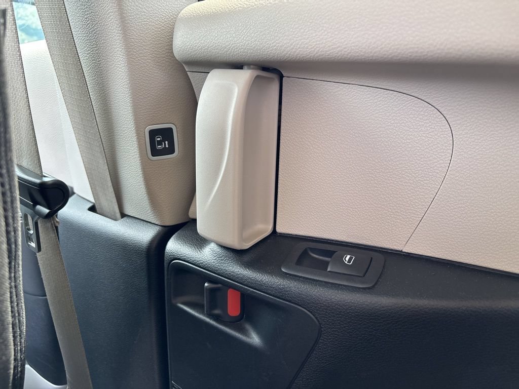2024 Chrysler Voyager LX - Photo 35