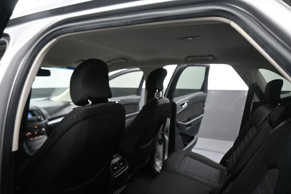Used 2019 Silver Ford SE image 40