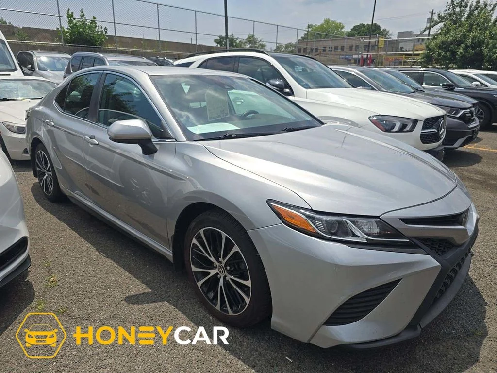 Used 2020 Silver Toyota  image 1