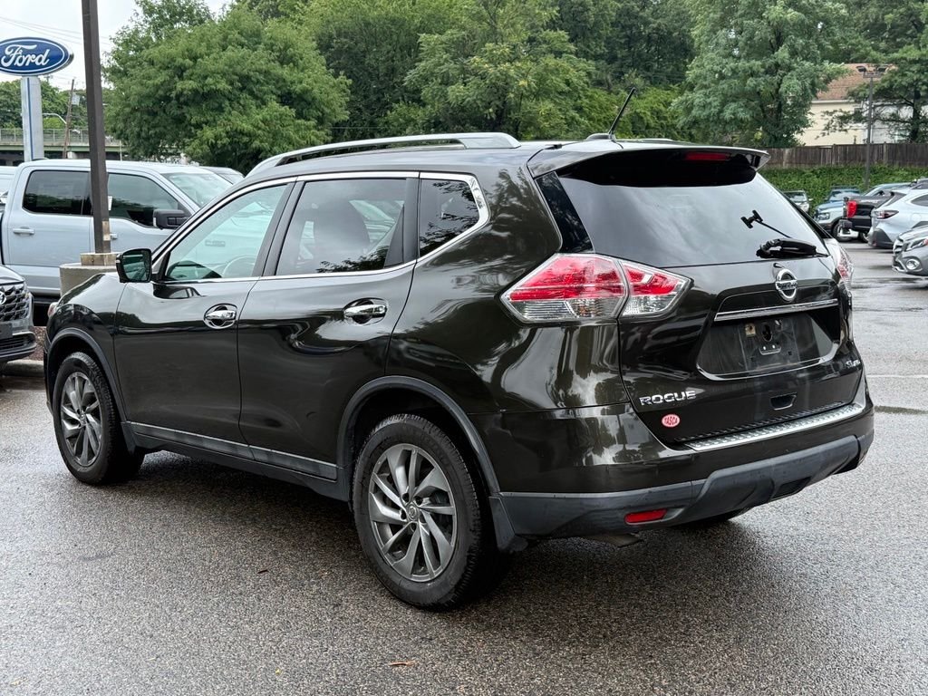 Used 2015 Green Nissan SL image 5
