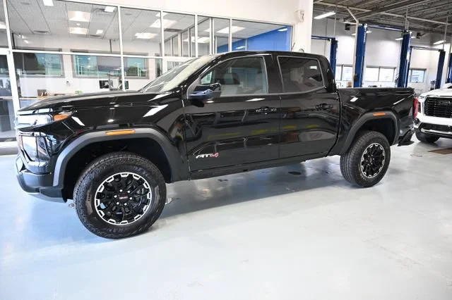 2026 GMC Canyon AT4 - Photo 9