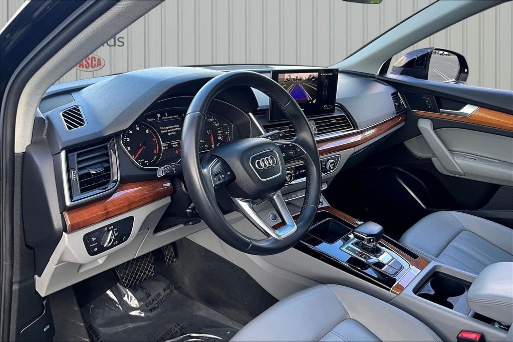 Used 2023  Audi 40 Premium image 17