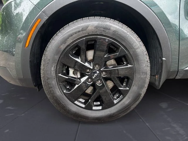 Used 2023 Aruba Green Kia X-Line S image 37