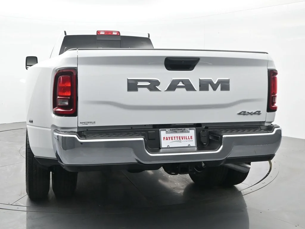 New 2026 Bright White Clear-Coat Exterior Paint RAM Tradesman image 9