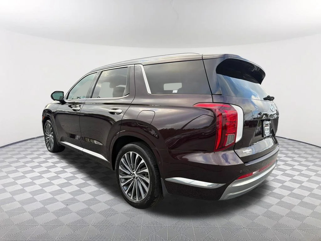 Used 2025 Red Hyundai Calligraphy image 7