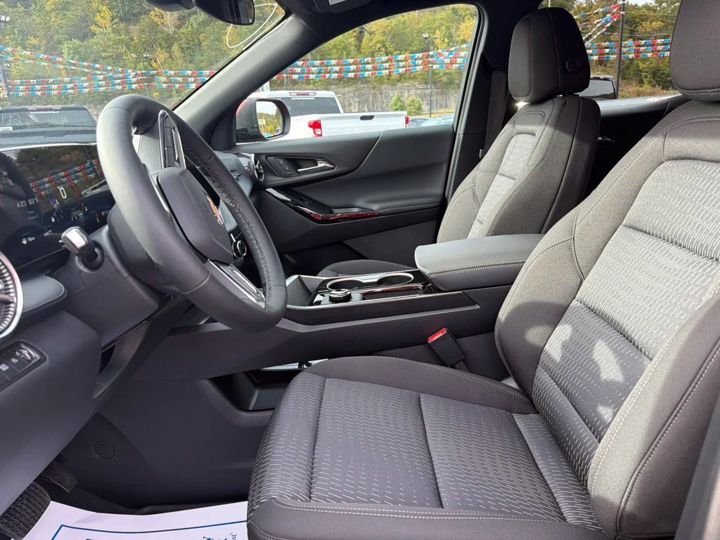 2027 Chevrolet Equinox LT - Photo 21