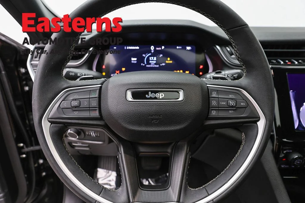 Used 2024 Black Jeep Altitude image 10
