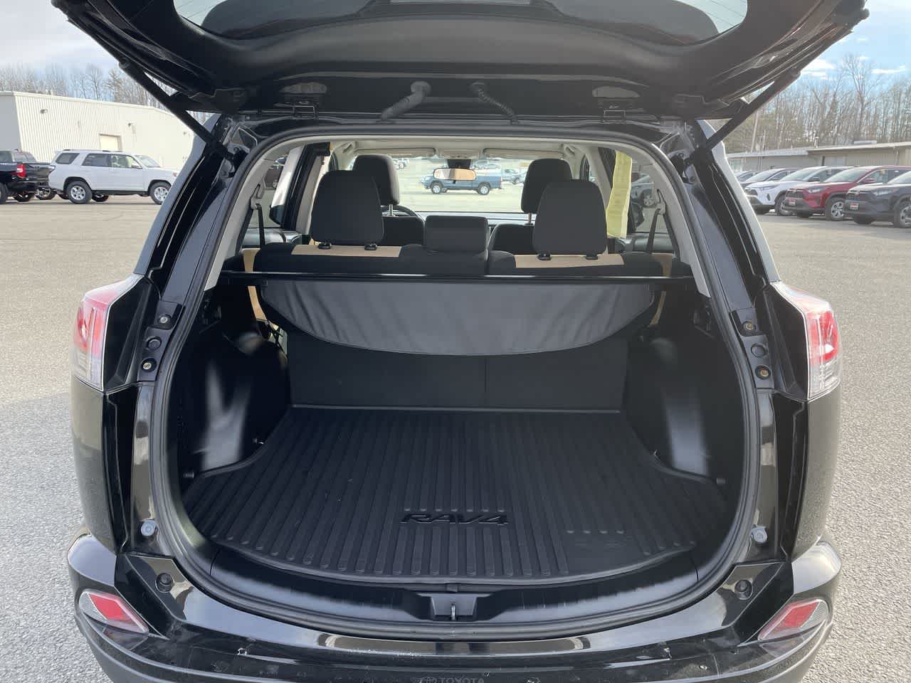Used 2017 Black Toyota XLE image 17
