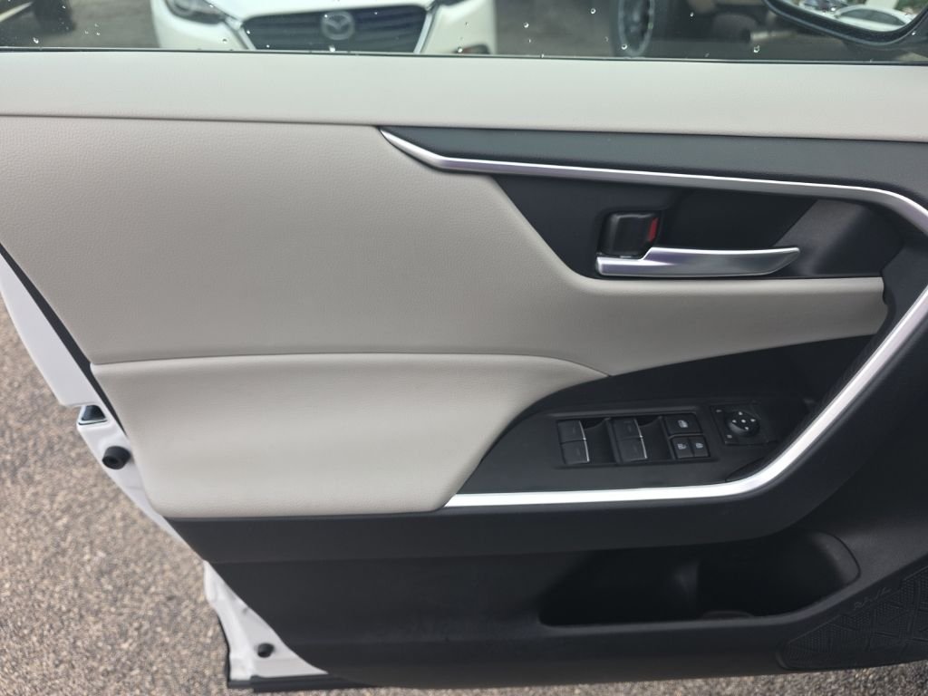 Used 2024 White Toyota XLE image 15