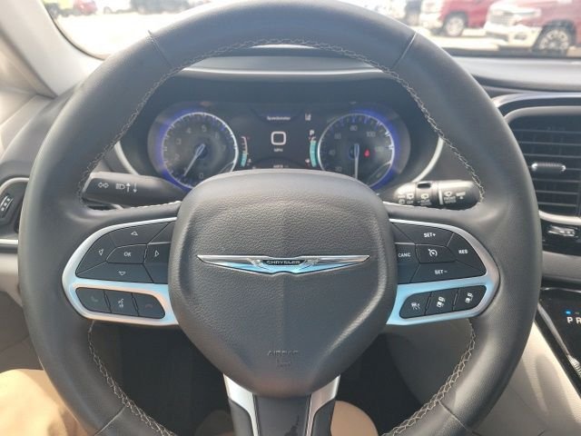 Used 2023 Black Chrysler Touring L image 12