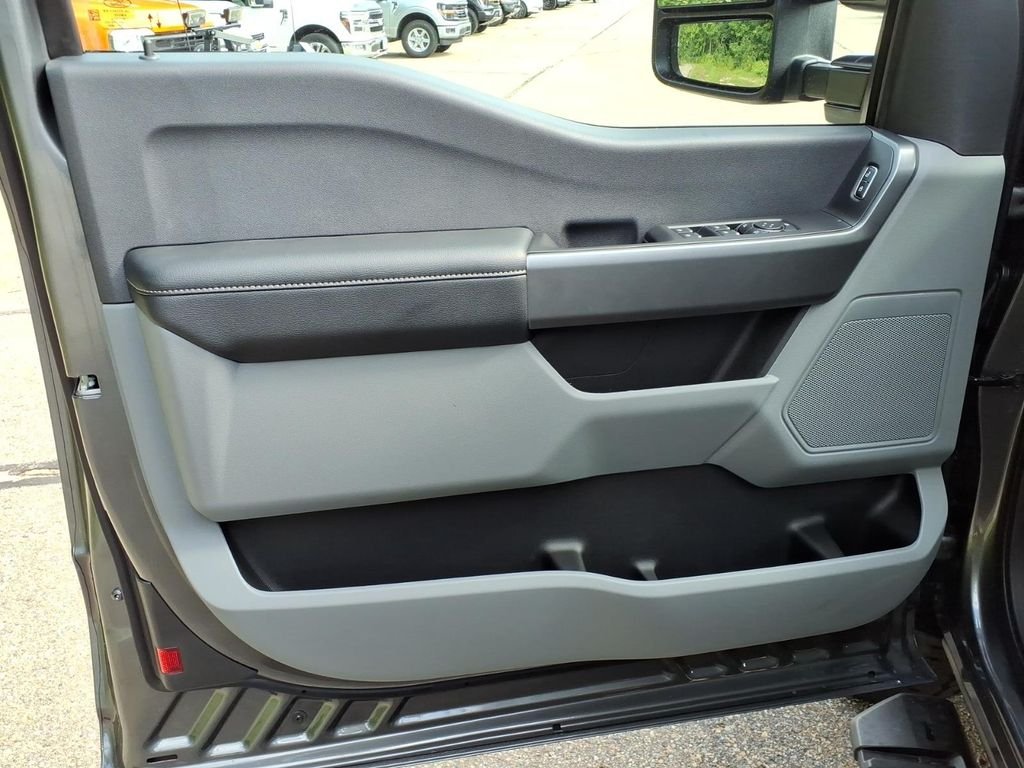 New 2026 Carbonized Gray Metallic Ford F-350® XLT image 20