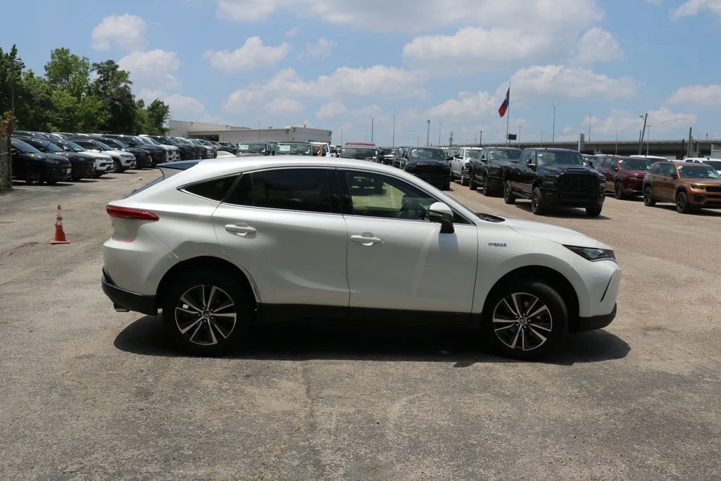 Used 2021 White Toyota LE image 6