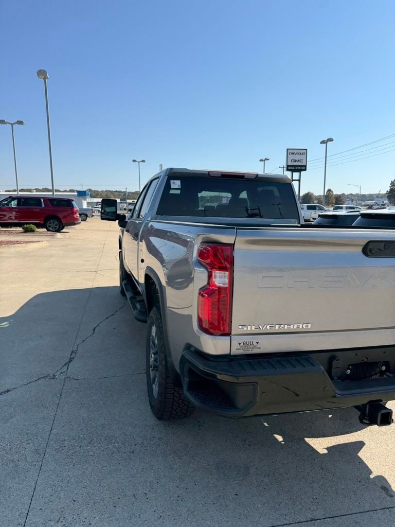 2026 Chevrolet Silverado 2500HD Custom photo 4