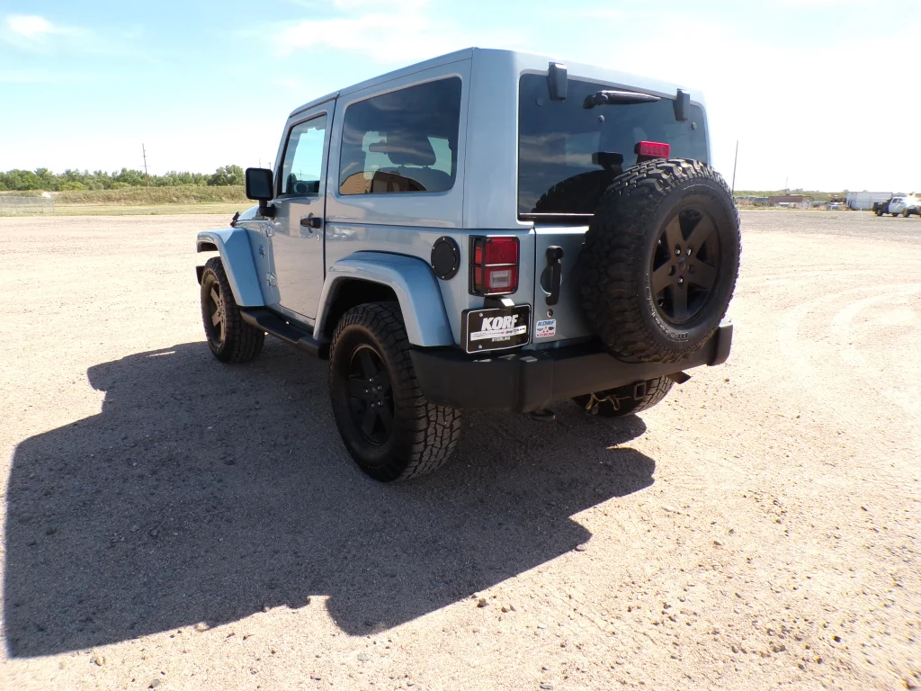 Used 2012 Grey Jeep Arctic image 9