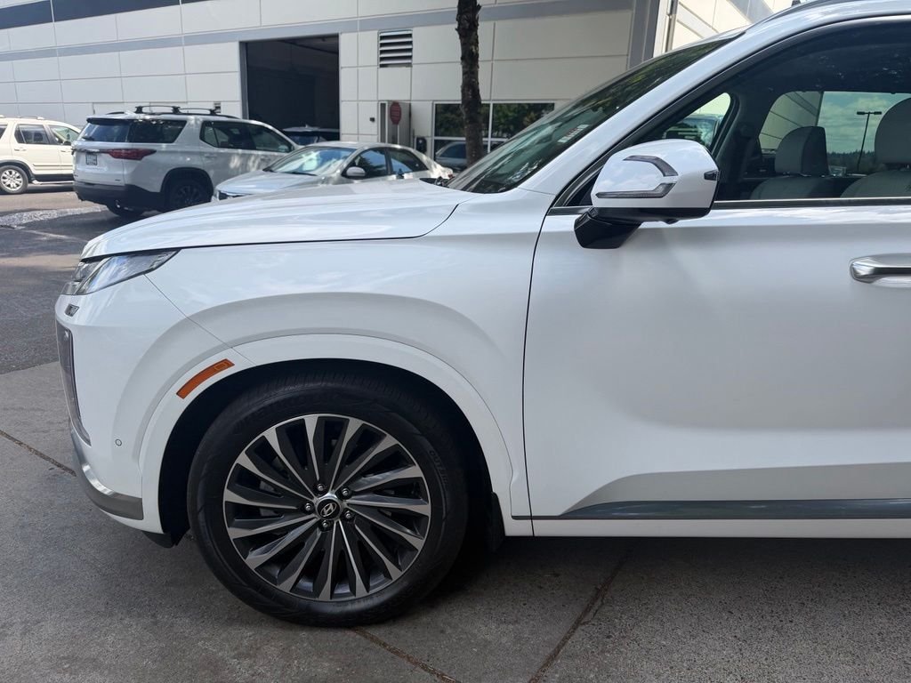 Used 2024 Hyper White Hyundai Calligraphy image 8