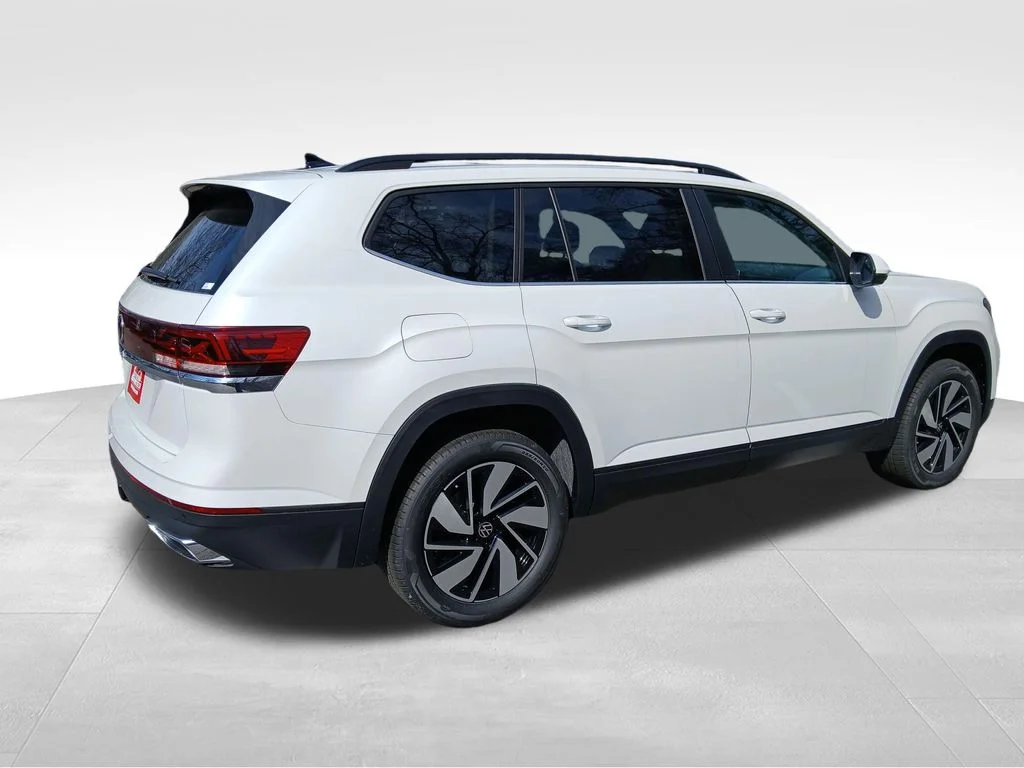 New 2026 White Volkswagen SE w/Technology image 5