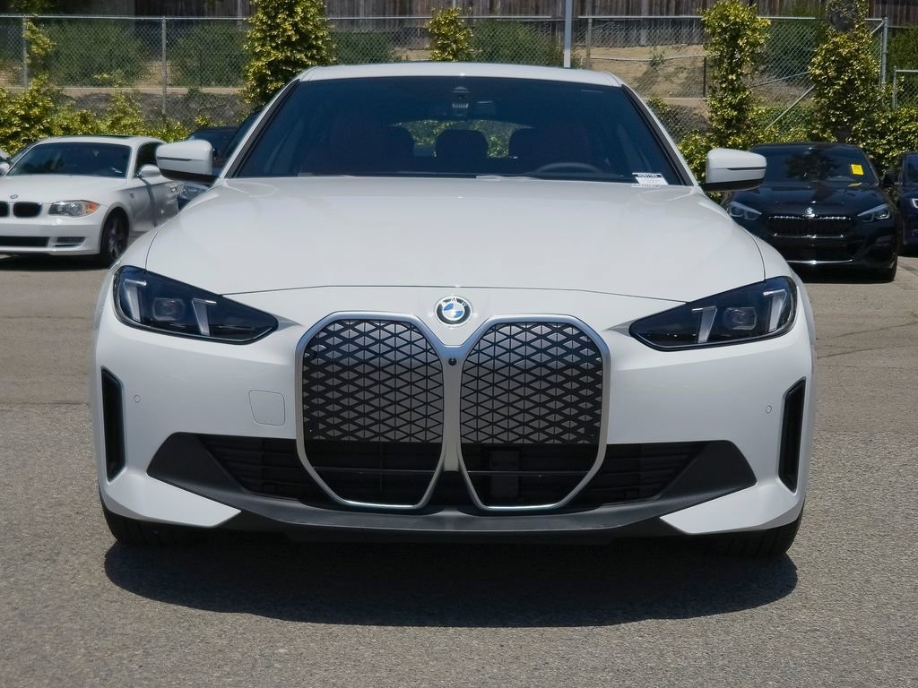 New 2026 Alpine White BMW eDrive40 image 3