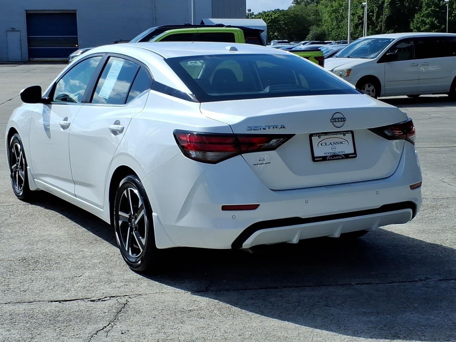 Used 2025 Aspen White Tricoat Nissan SV image 9