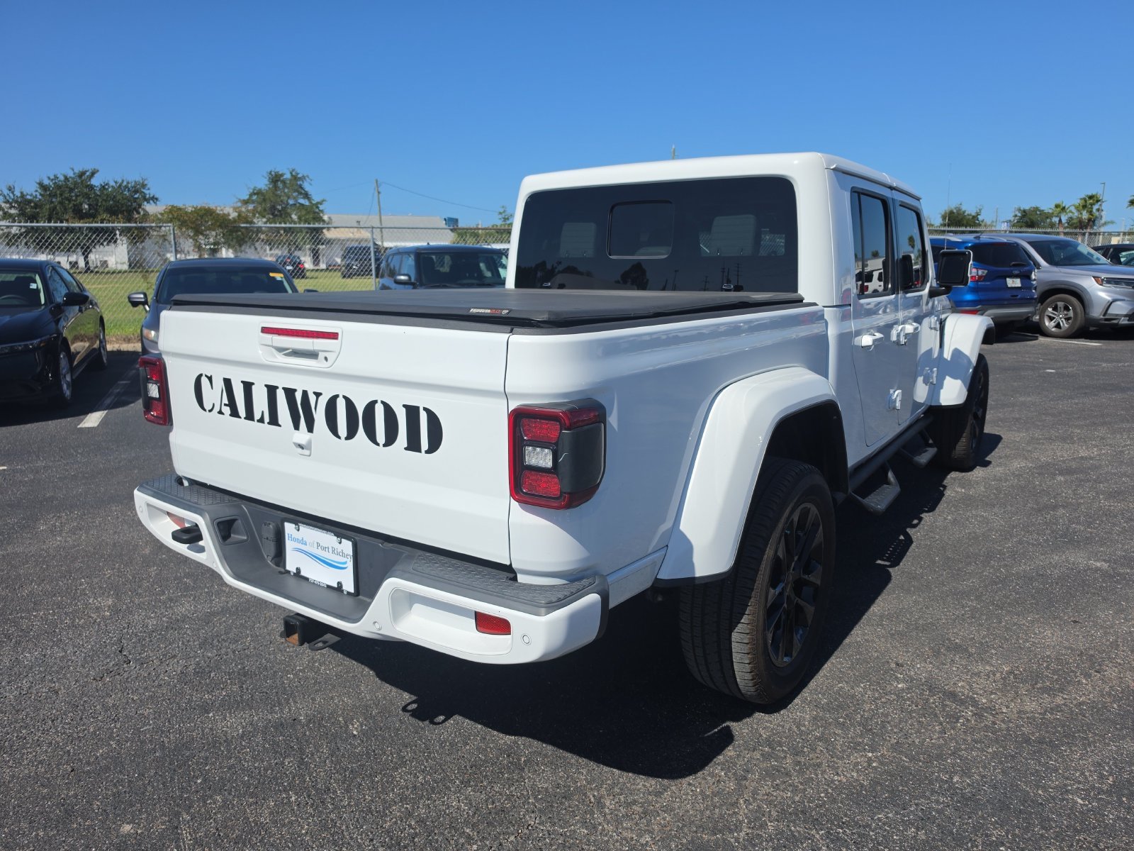 Used 2022 White Jeep High Altitude image 3