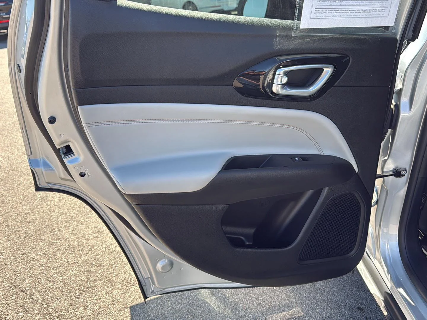 Used 2025 Silver Zynith Metallic Clearcoat Jeep Limited image 20