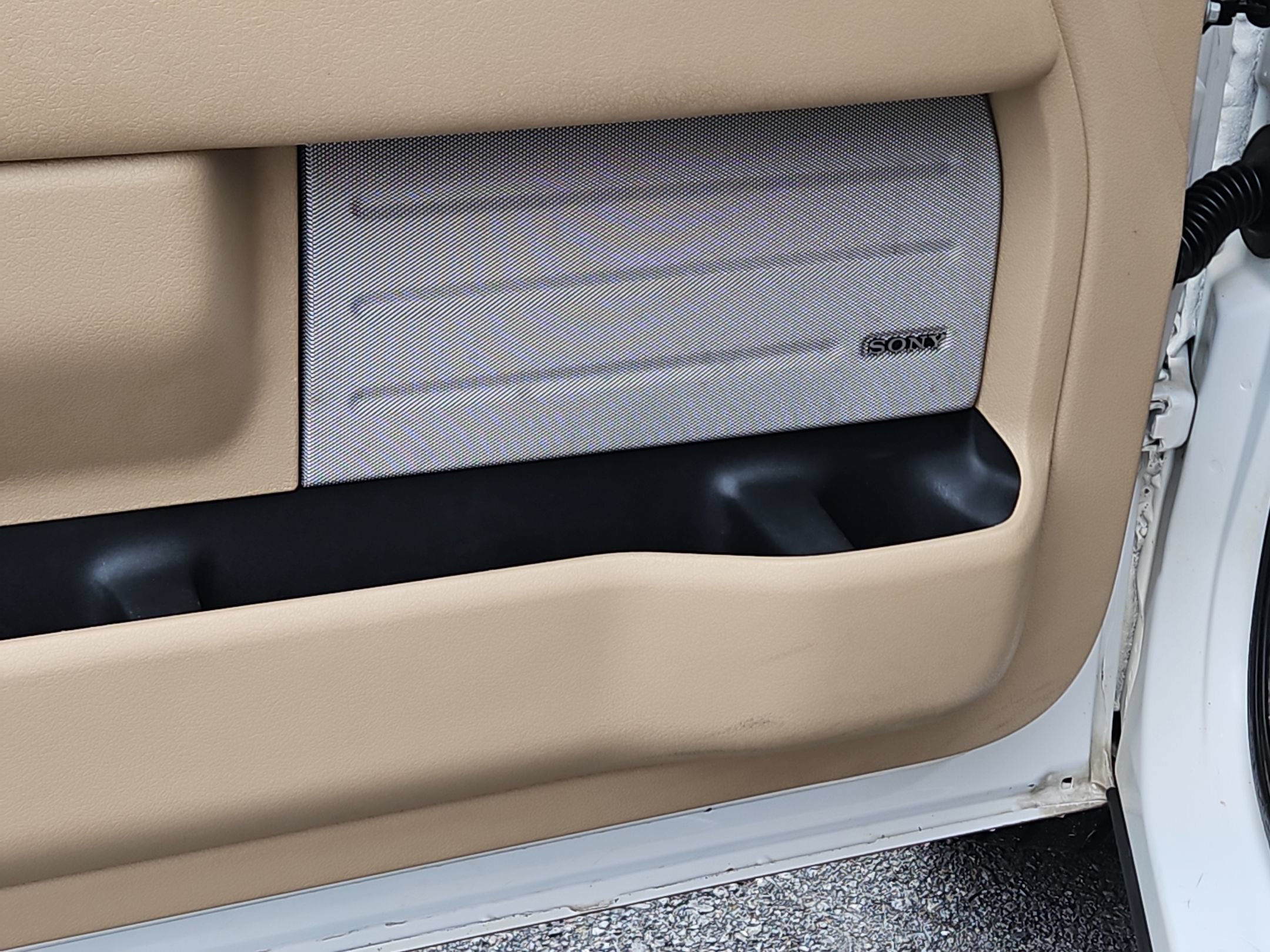 Used 2013 White Platinum Metallic Tri-Coat Ford King Ranch image 34