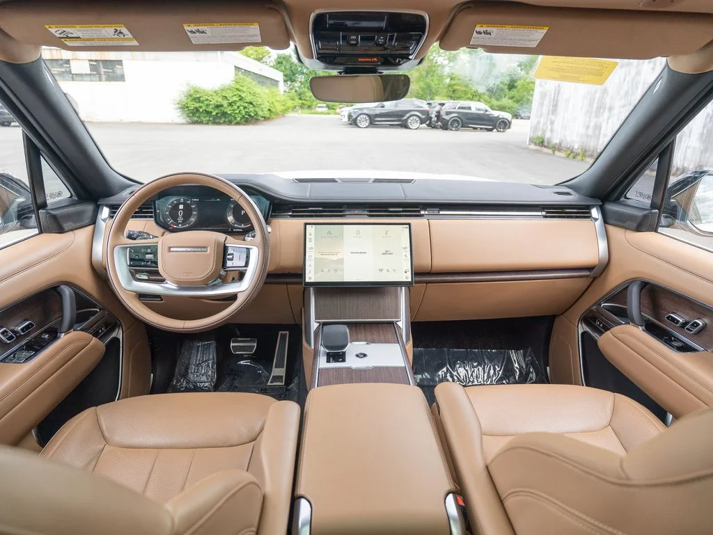 Certified Used 2025 White Land Rover SE image 18