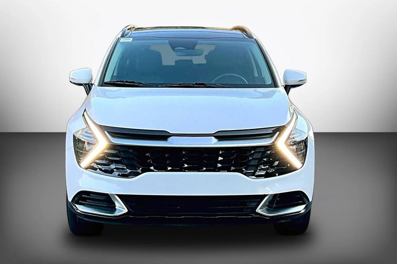 Certified Used 2023 White Kia SX image 3