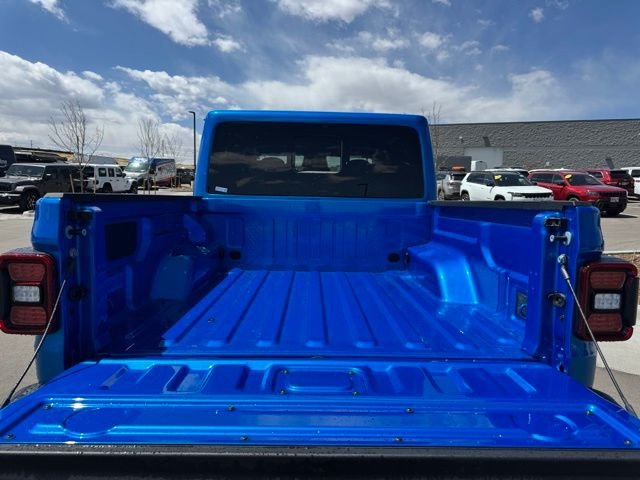 New 2026 Hydro Blue Pearl-Coat Exterior Paint Jeep Mojave image 22