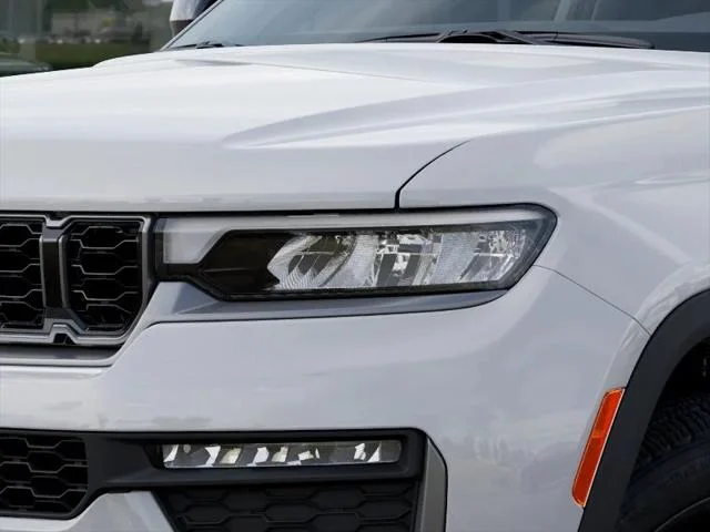 New 2026 Bright White Clear-Coat Exterior Paint Jeep Limited image 10