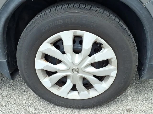 Used 2018 Gray Nissan S image 19