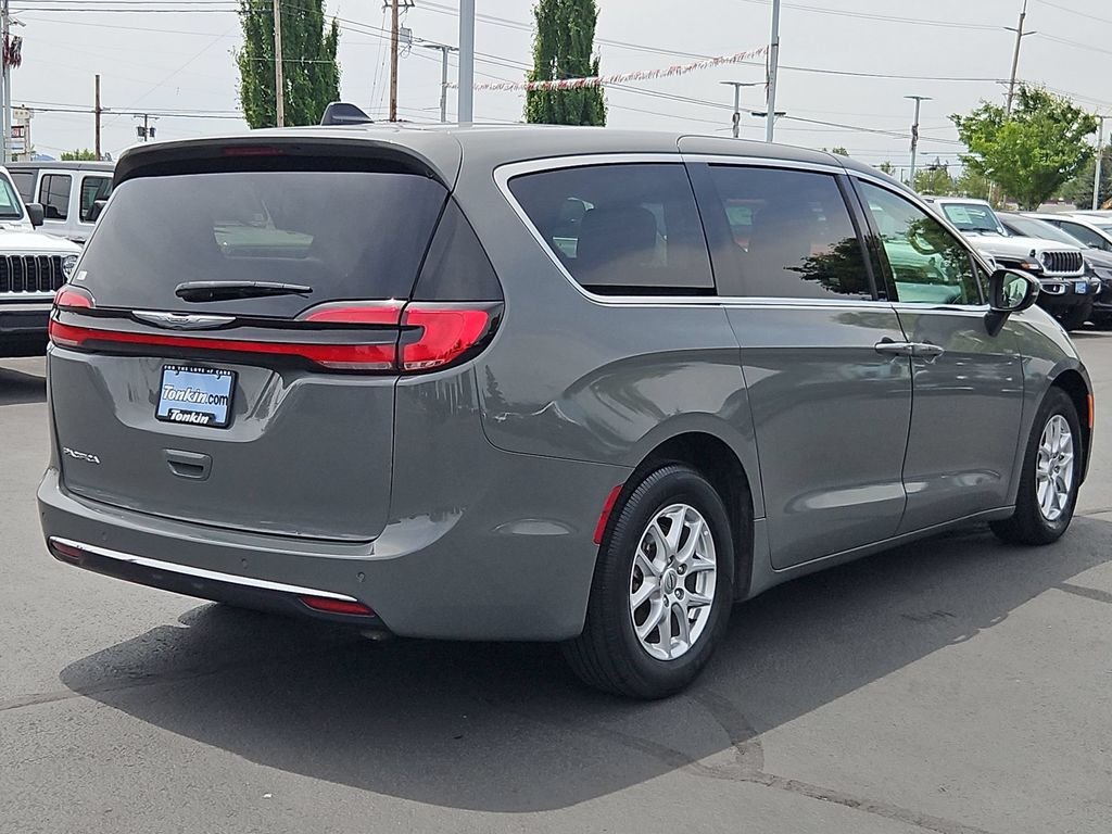 Used 2023 Ceramic Gray Clearcoat Chrysler Touring L image 6