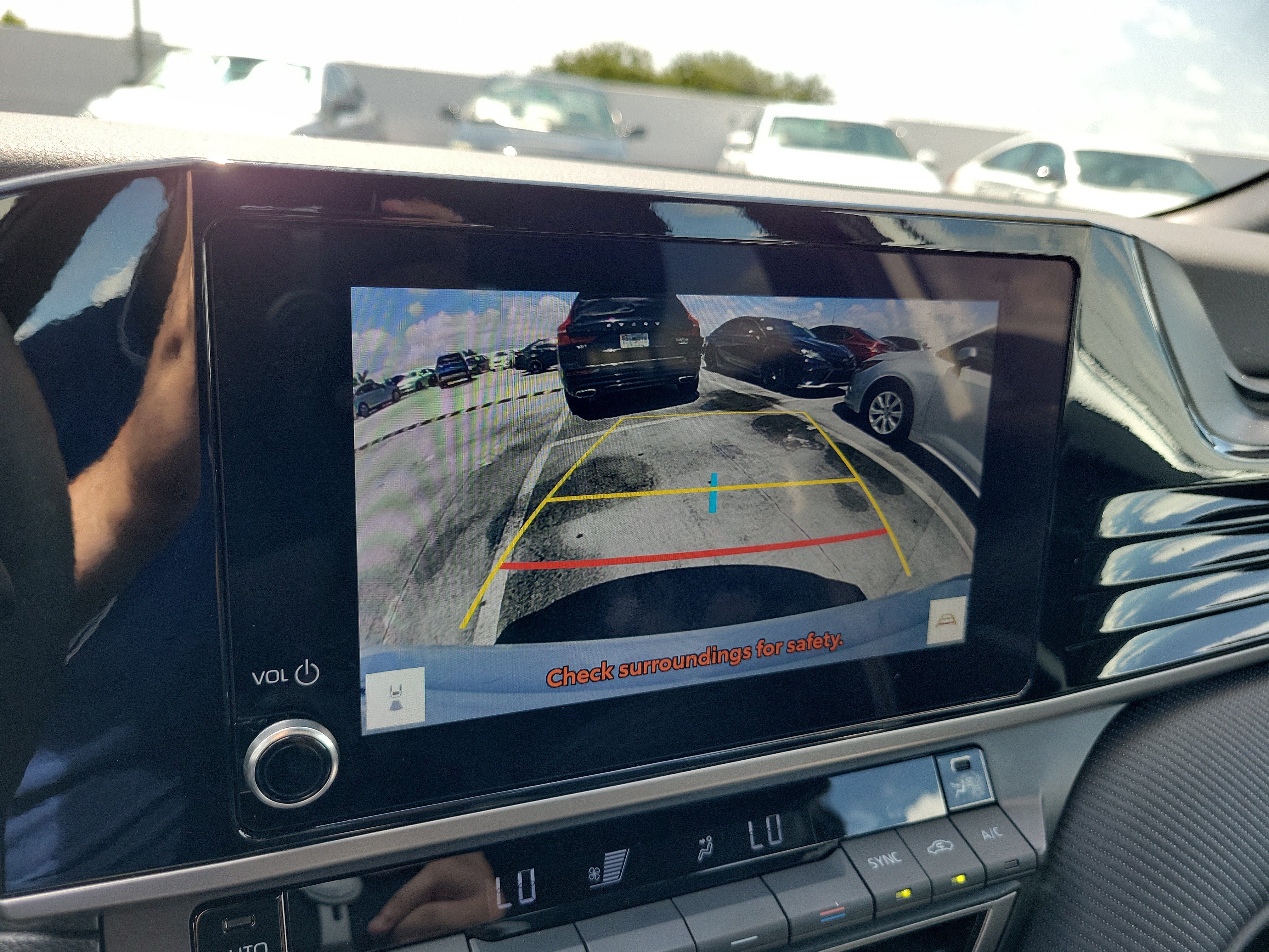 Used 2025 Ice Toyota SE image 29