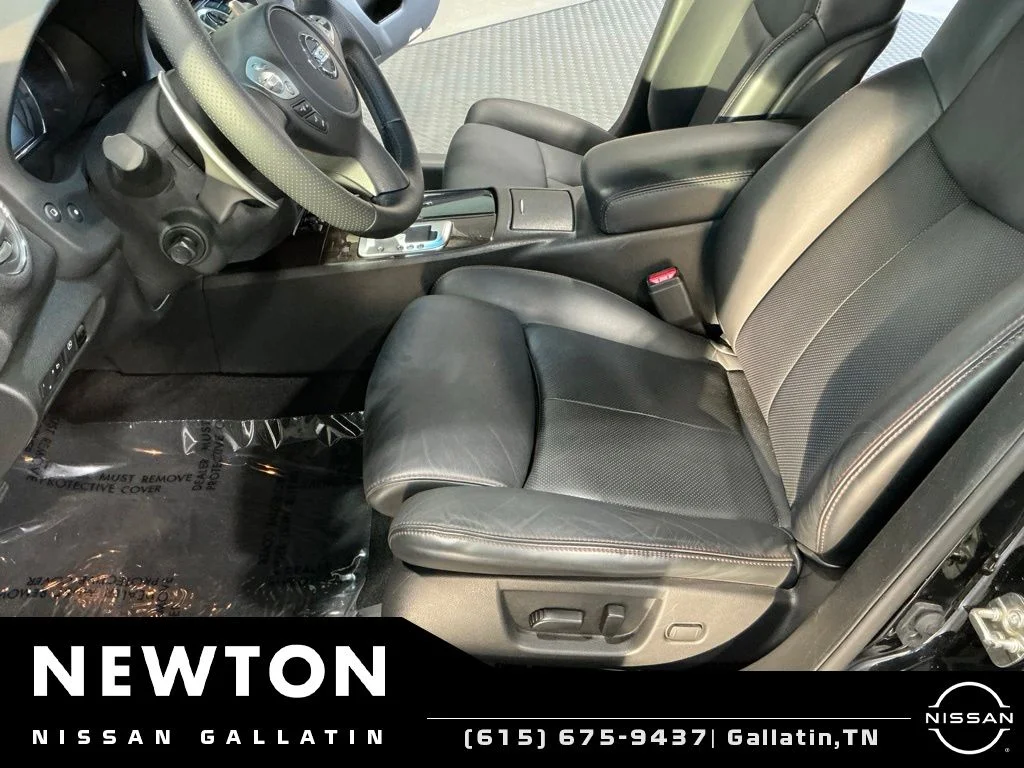Used 2014 Super Black Nissan 3.5 SV image 15