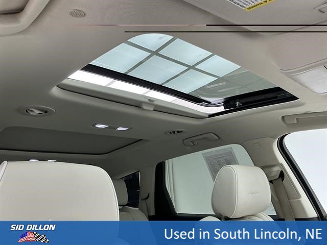 Used 2023 White Frost Tricoat Buick Avenir image 26
