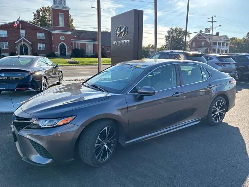 Used 2020 Gray Toyota SE image 7