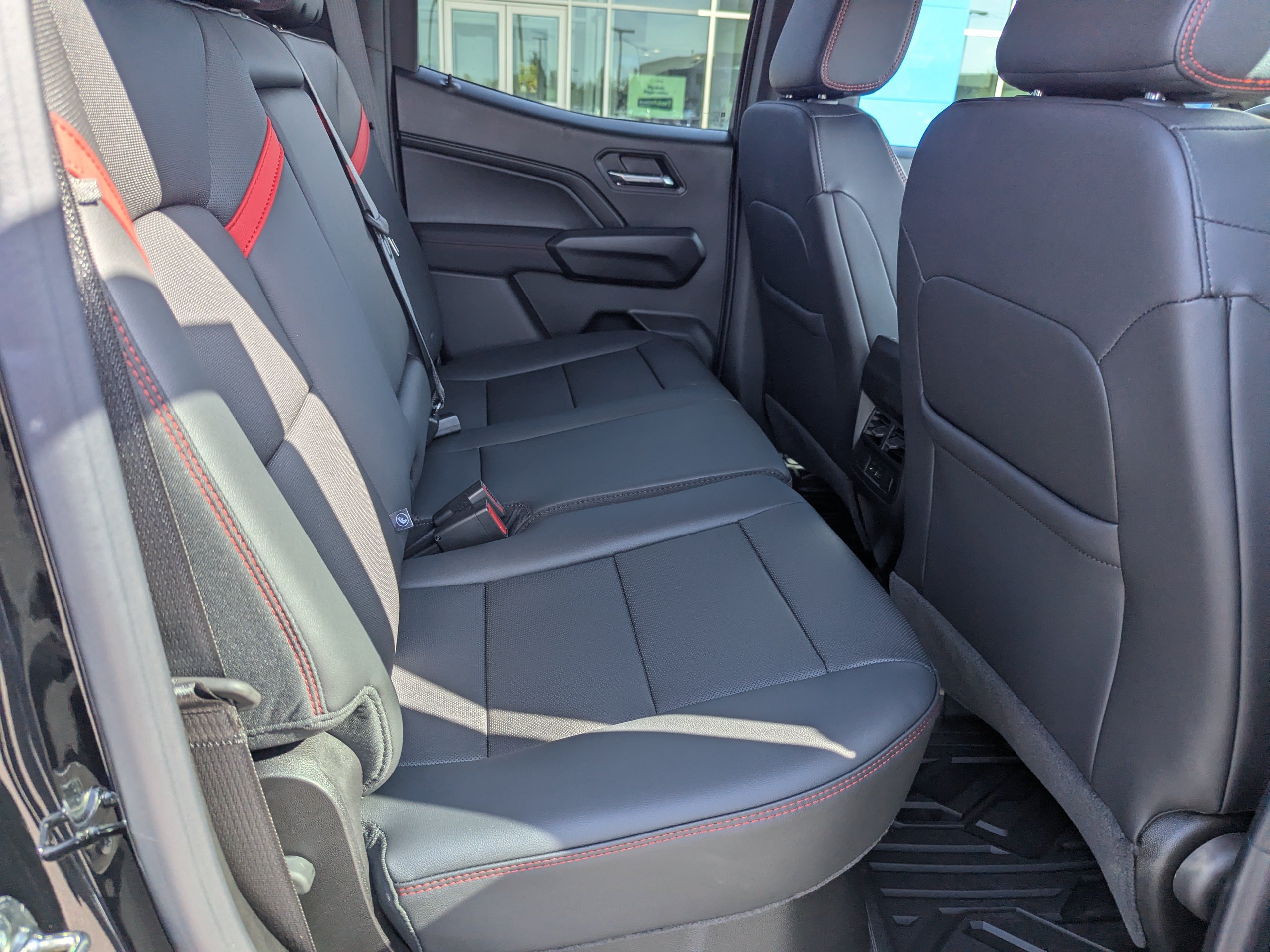2026 Chevrolet Colorado Z71 - Photo 33