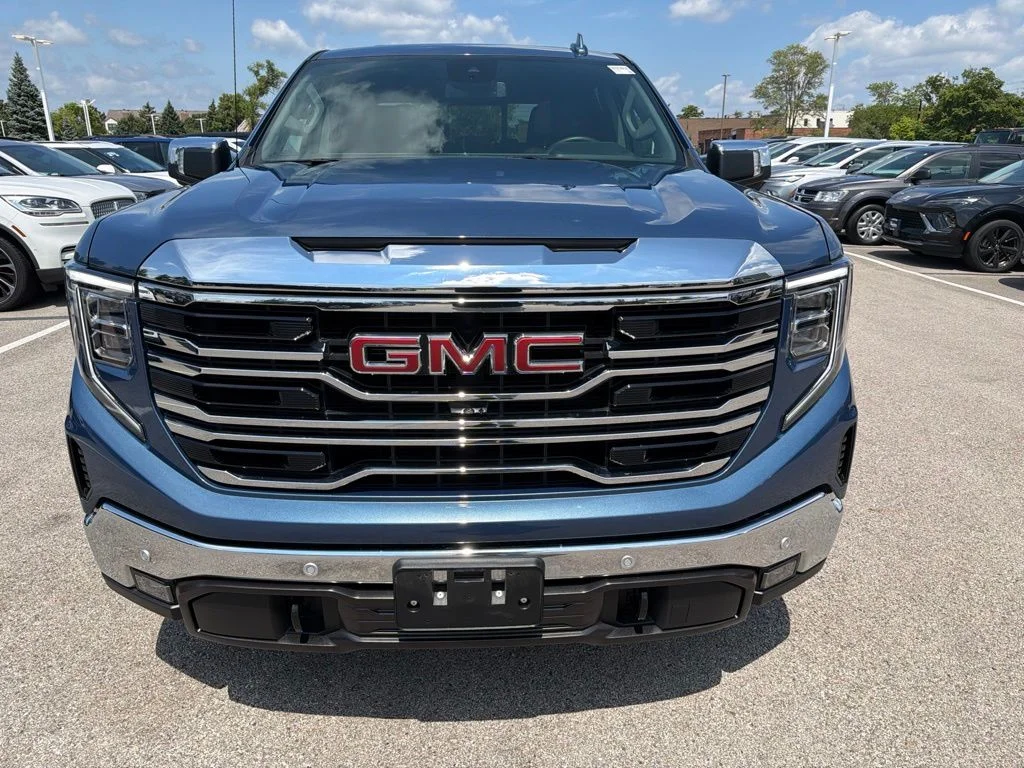 Used 2024 Blue GMC SLT image 3