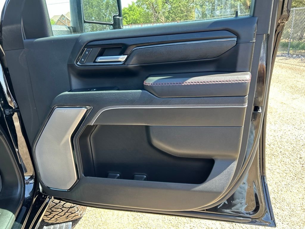 Used 2024 Onyx Black GMC AT4X image 40