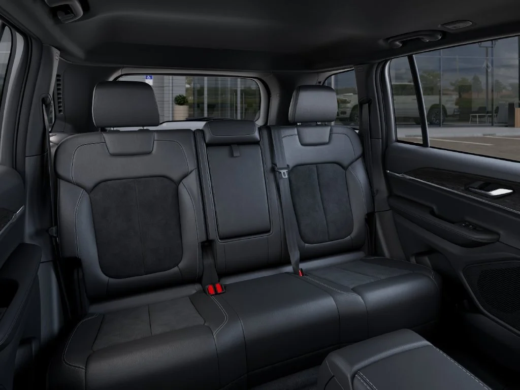 New 2027 Sting-Gray Clear-Coat Paint Jeep  image 15