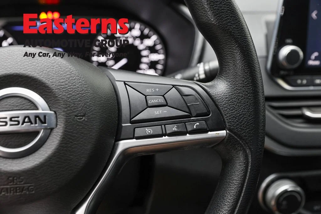 Used 2020 Black Nissan 2.5 S image 15